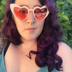 Meet your Posher, Danae